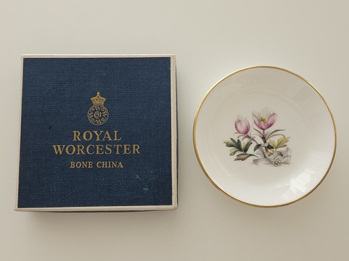 Boxed vintage pin dish - boxed,