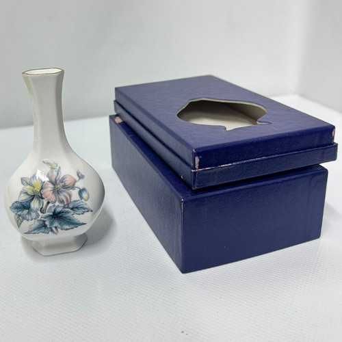 Royal worcester fine bone - royal,