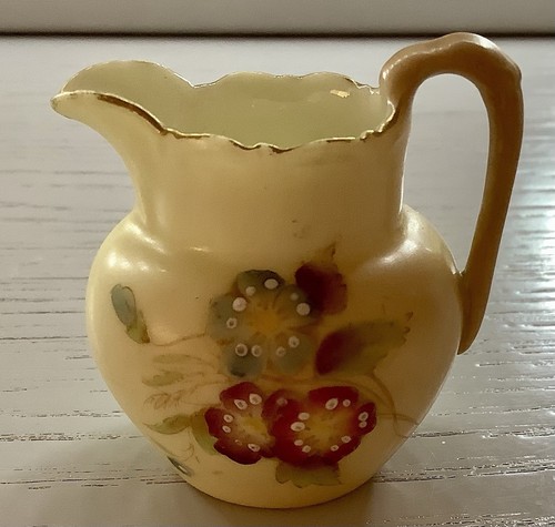 Royal worcester hand - royal, painted